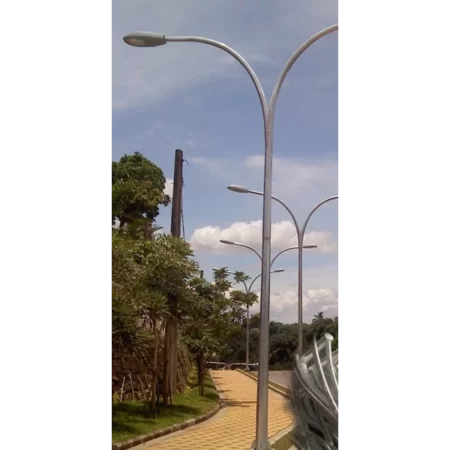 Tiang Lampu Jalan / Tiang PJU